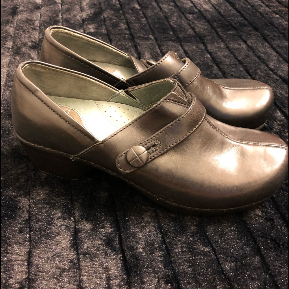 Dansko Black Leather Wedge Size 38 NWOT